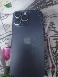 iPhone 14 Pro ماكس للبيع السعر 650 عنوان الشعب بس الظهر مات مطور بطاري...