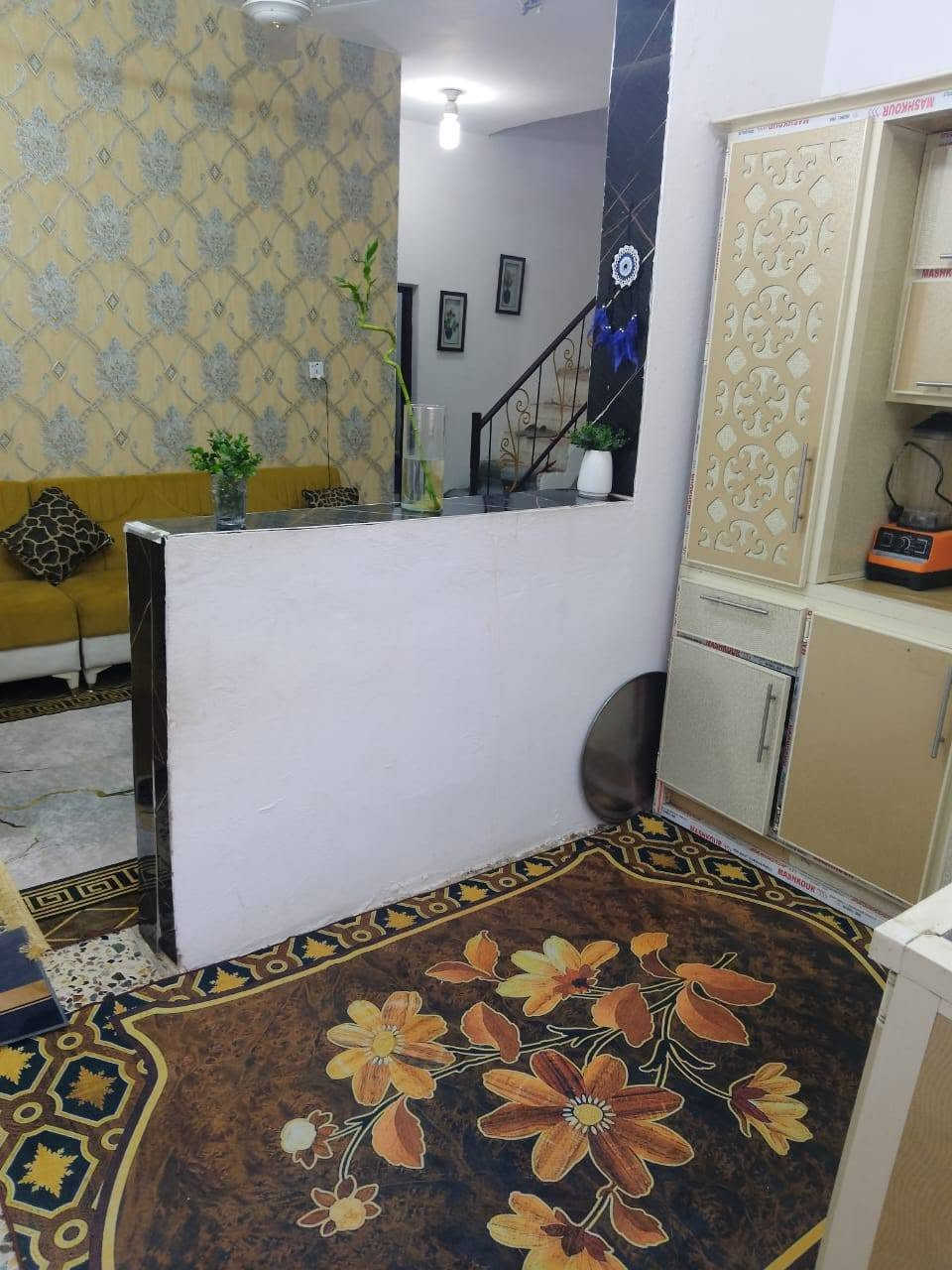 دار ركن للبيع في البلديات زراعي  100متر قرب مدارس تغلب    غرفتين نوم وستقبال وصاله ومطبخ  حار وبارد وصحيات  السعر 95 بي مجال ***********
