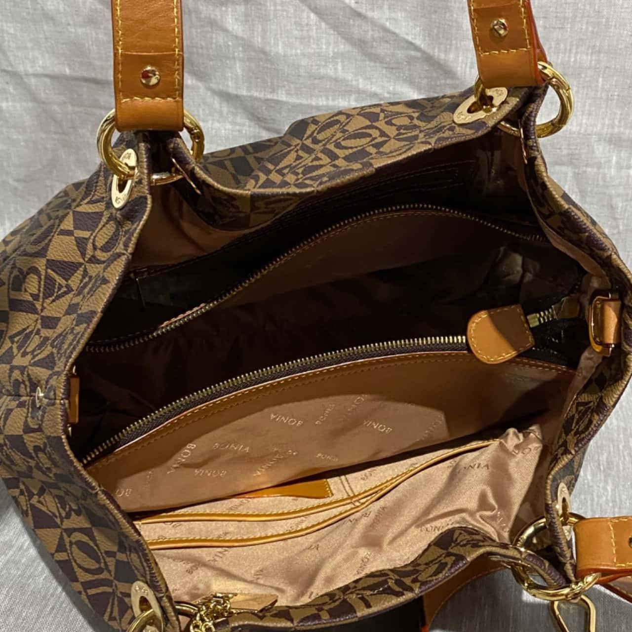 حقائب نسائية متوفرة بأسعار مناسبه 
متوفر توصيل لكافة المحافظات


**إذا كنت صاحب هذا الإعلان وتريد حذفه لأي سبب، رجاءا أرسل رسالة إلى الدعم الفني**