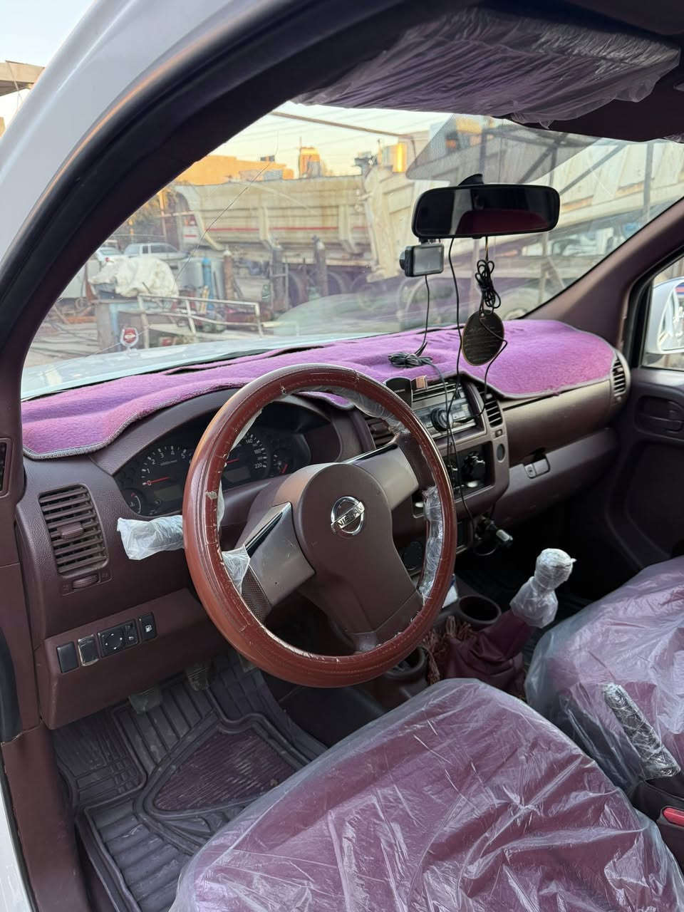 السلام عليكم
بيع ومراوس بسياره 7 راكب 

 نيفاره 2009 كير ومكينه بلاد جديد مجفتهه كير عادي رقم سليمانيه سنويه تنتهي لحد 2027  السياره نضيفه مابيهه عيب داخلهه نضيفه سعره 105$ وبي مجال 

هاي رقم *********** مامتواجد فيس اتصل وبيك خير وتدلل
