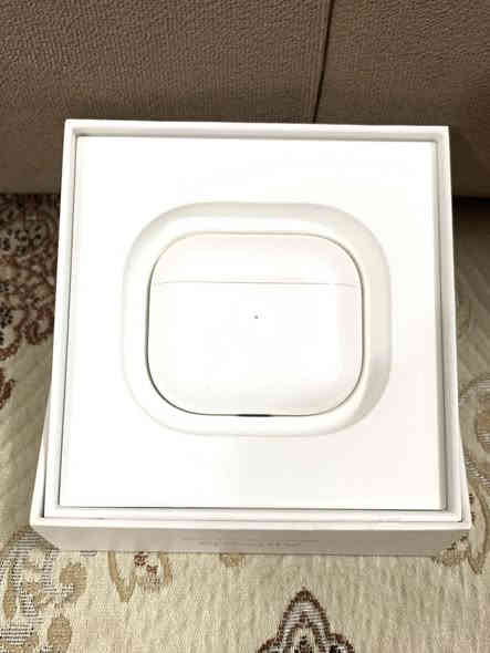 سماعات ابل للبيع جيل الثالث استعمال قليل 
***********
