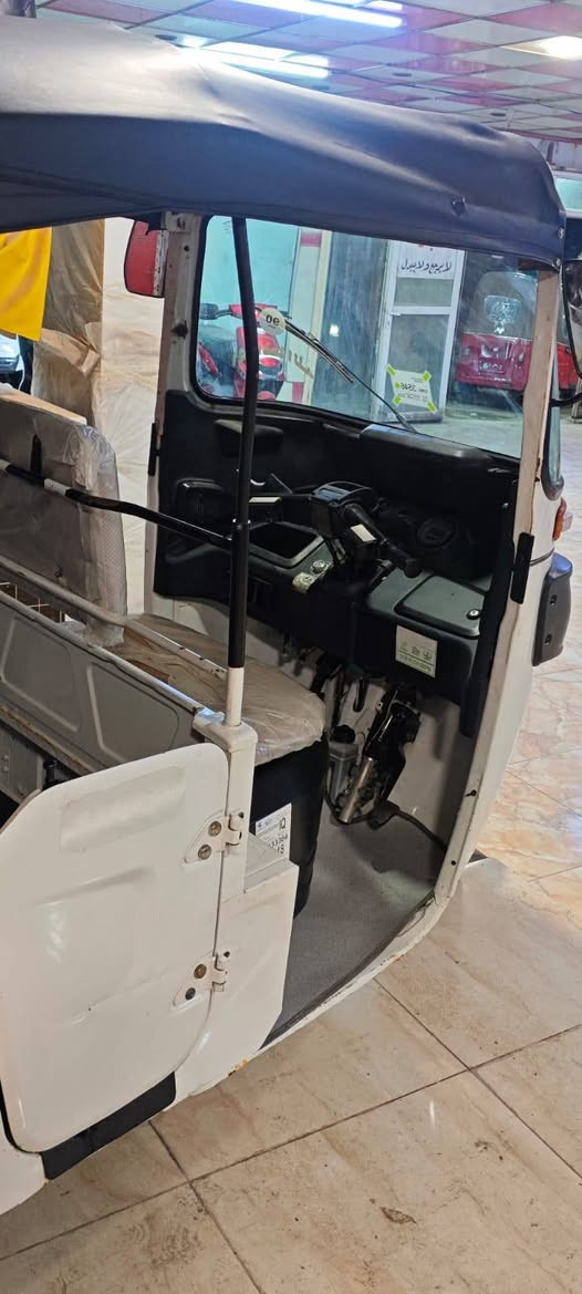 مكلف بل نشر تكتك موديل 22 ارقام وسنويه بيه طخه لغد ومحرك مفتوح جاهزه من كل كلشي  برغي ماعوزه السعر 7وربع وبيه مجال.
العنوان الحله الحمزه الغربي معرض خالد.
الرقم ***********
