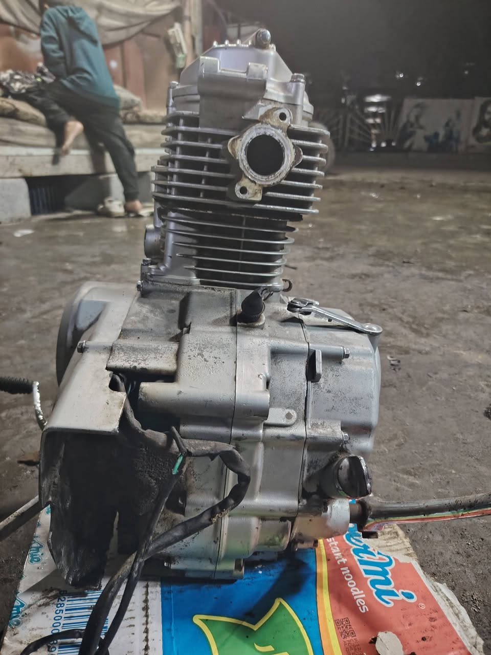 سلام عليكم توفر عدنه مكاين مستخدمات نضاف شرط شغل سلف هندر وعدنه مكينه إيراني (نامه صلى) نضيفه و  عدنه مكينه (الفان 200) مكينه يراني سعر (75) وبيهه مجال  مكان ميسان حي الوحده قرب مركز شرطه (***********) ابو حيدر الغالي ويوجد الدينه گير بوكس مستخدم الصلي شرط شغل سعر الواحد (12)  الف  شكرن الكم
