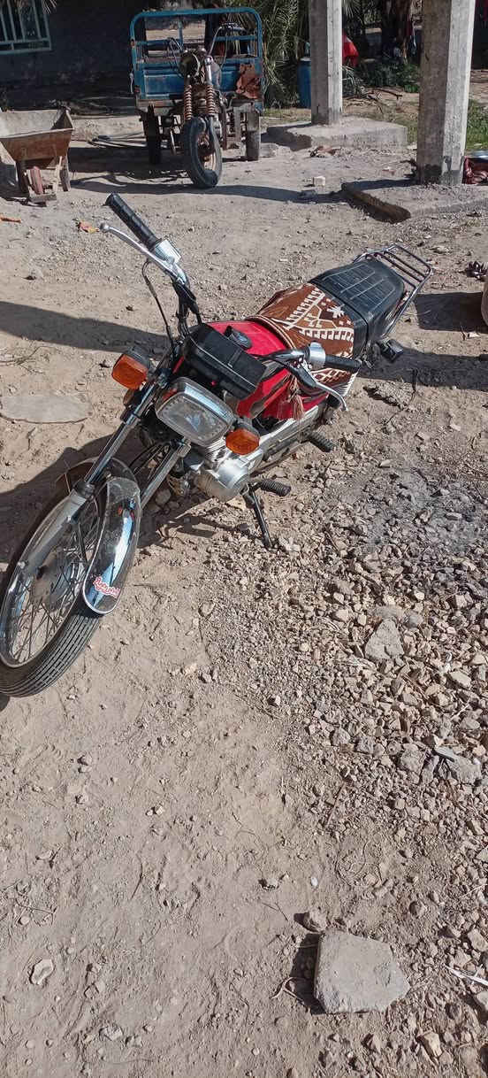 دراجه نامه 25 سعر 600 وبيها مجال المكان حمزه الغربي التواصل على الرقم ***********  بواتساب
