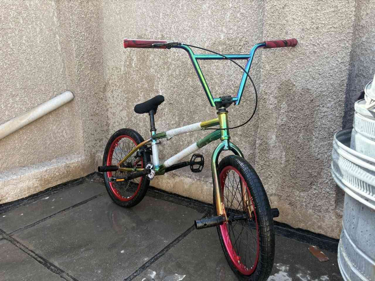 بايسكل ابو السبع ألوان نضيف بي شخطات قليل 
السعر 200بي مجال للشراي مطبع


**إذا كنت صاحب هذا الإعلان وتريد حذفه لأي سبب، رجاءا أرسل رسالة إلى الدعم الفني**