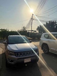 مراوس بسياره رياضي جيب كومباس ٢٠١٩ امريكي لمتد فول عدا الفتحه بدون دوا...