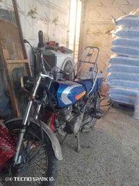 عندي دراجه 4كير نقصه زنجيل ابيعه كوم حديد مكاني بغداد شهداء البياع رقم...