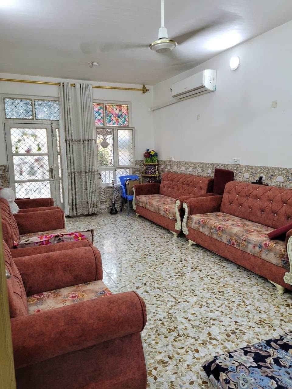 🏡 بيت للبيع في البكرلي – منطقة العبودية
📍 الموقع: البكرلي / العبودية
🛣️ شارع مبلط بعرض 8 متر مع توفر شبكة المجاري.

📐 المساحة: 125 متر مربع
📏 الواجهة: 5 متر
📏 النزال: 25 متر

🏠 بناء حديث – طابقين

🔹 الطابق الأول:

طارمة
حديقة صغيرة
كليدور
مطبخ
صالة

🔹 الطابق الثاني:

غرفتا نوم
صحيات
بيتونة
سطح

✅ موقع مميز وخدمات متوفرة.

📞 للاستفسار والمعاينة:
***********

🏢 مكتب ريسيل للعقار
