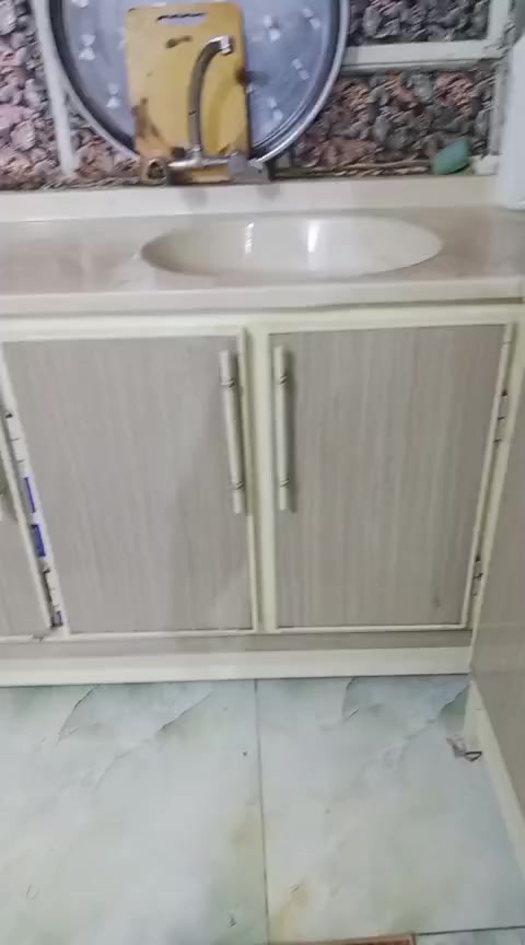 سلام عليكم كاونتر للبيع 3مترات وسنك متره ونص ***********
