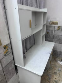 مكتب دراسي لبيع أخوو الجديد مستعل شي قليل سعره 70الف وبي مجال العنوان ...