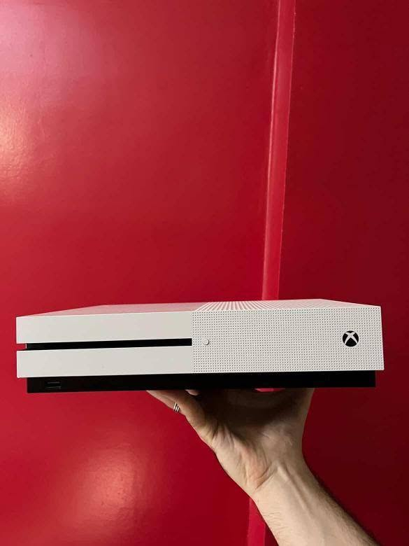 Xbox one s 1T
سعر 32
كلش يمشي شعل العب
توصيل للعاصمة برك
لي مهتم يجي بريفي


**إذا كنت صاحب هذا الإعلان وتريد حذفه لأي سبب، رجاءا أرسل رسالة إلى الدعم الفني**