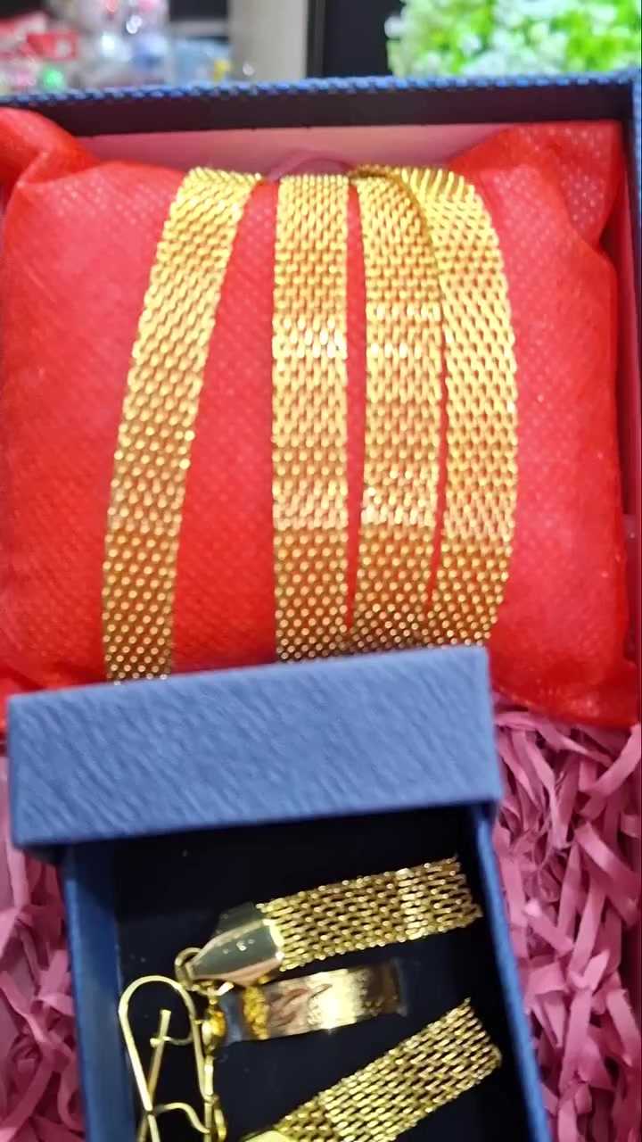 من بساطتها تبين قيمة الهدية تخم فدشي 🥺💛✨
#ورد #اكسسوارات #ساعات #ساعات_نسائيه #قلائد_نسائية


**إذا كنت صاحب هذا الإعلان وتريد حذفه لأي سبب، رجاءا أرسل رسالة إلى الدعم الفني**