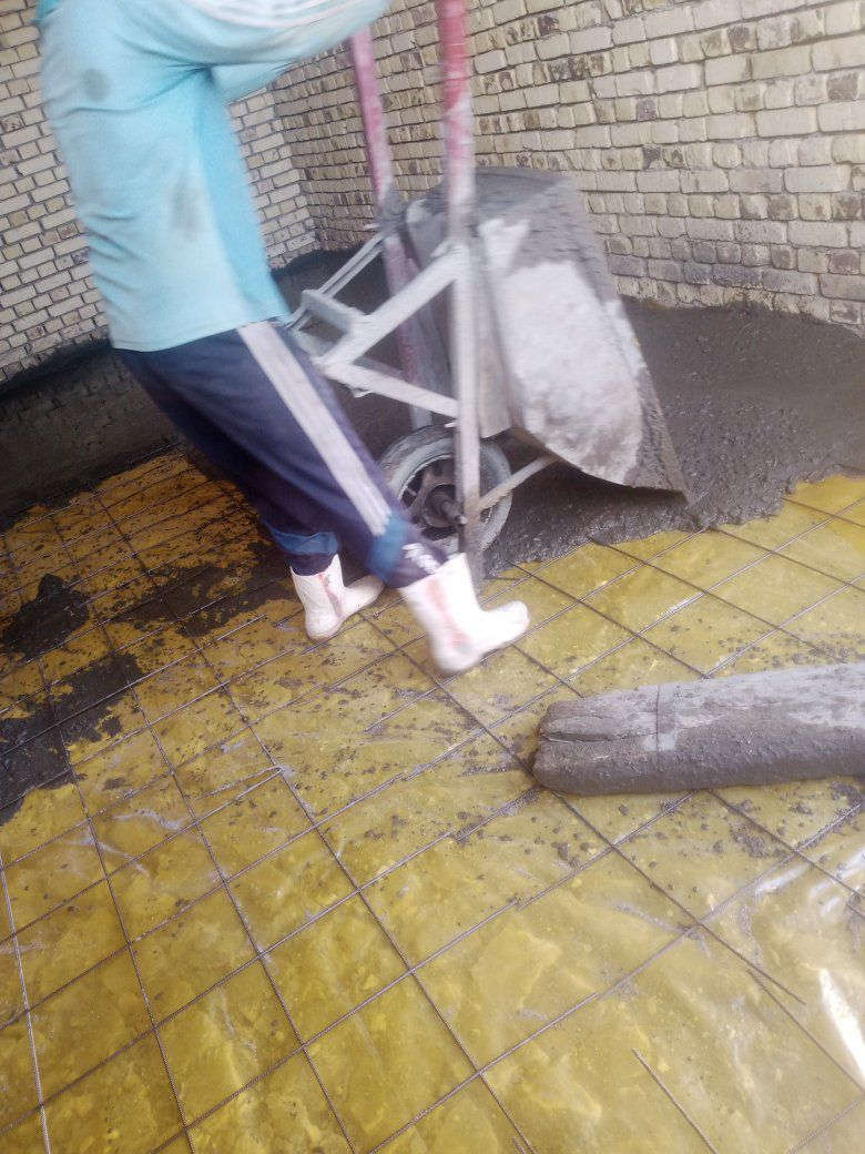 ***********السلام وعليكم  اي شخص محتاج صب رباط او صب البيت من الداخل اوصب فوك تصليطه يرسلني كادر كامل من خباطه وعمال شغل نضيف ***********وتساب.
