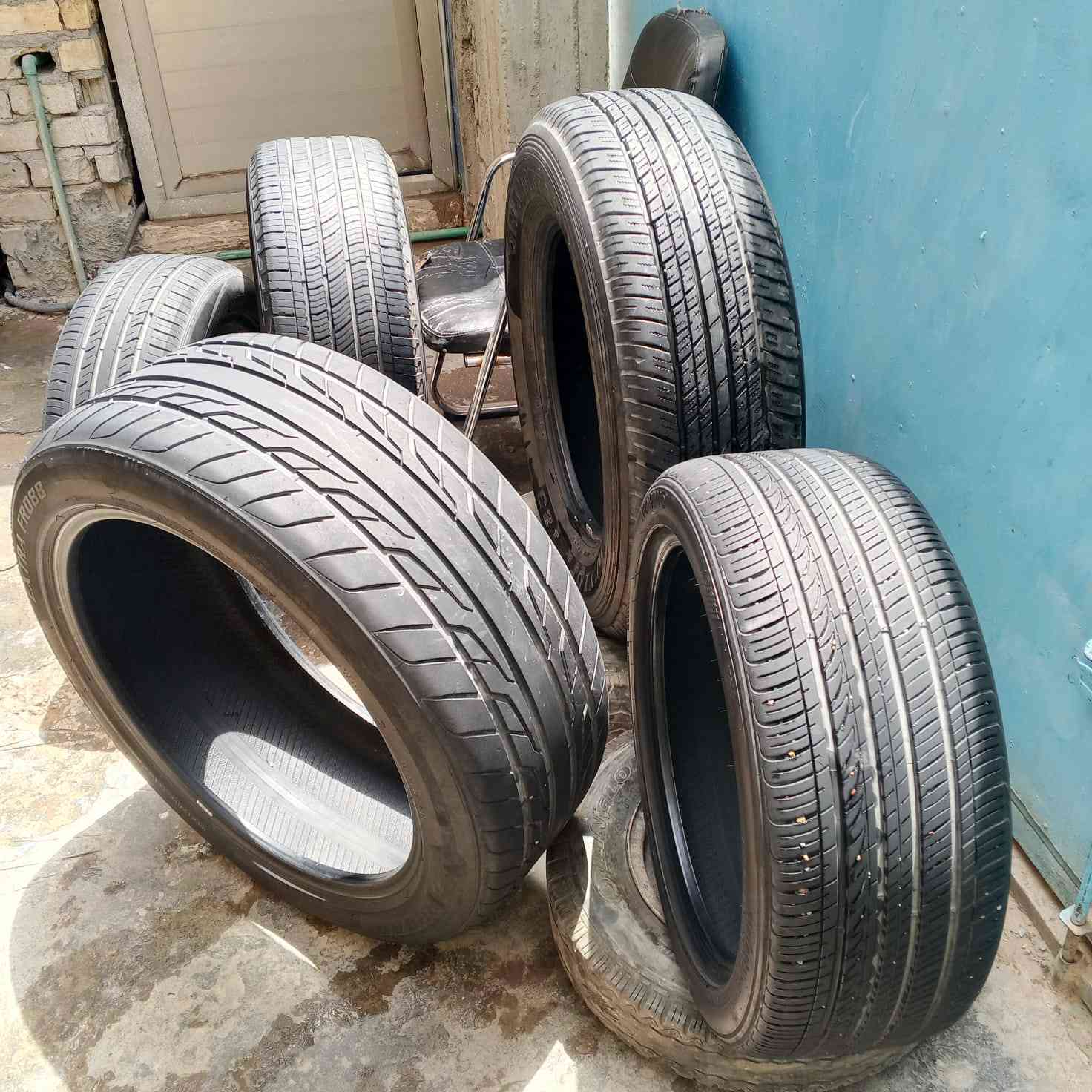 تايرات جمله مفرد العنوان ابو غريب.  سعر الزوج15 الف.   ***********
