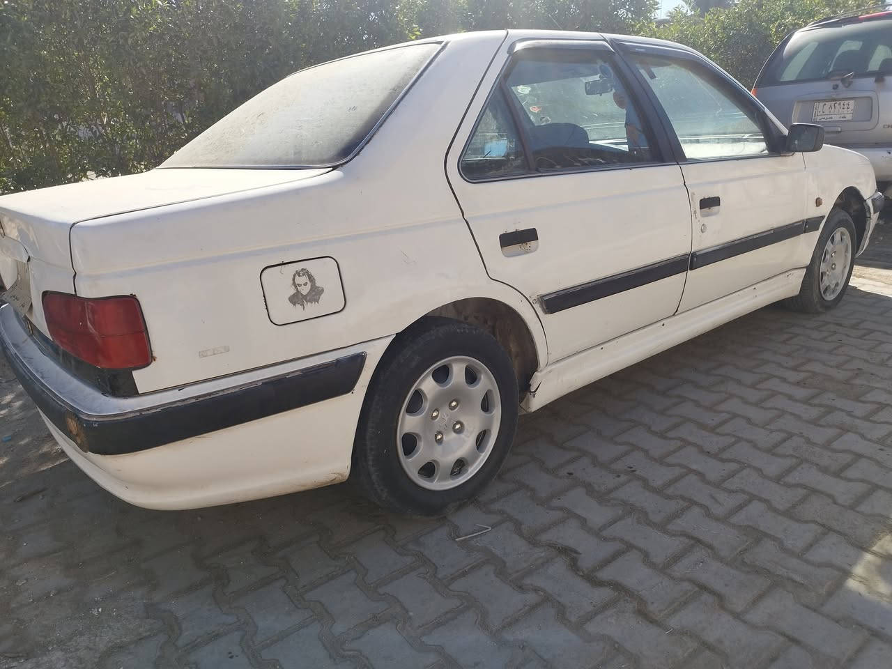 بيجو بارص للبيع السياره بيه كازكيت الصدر يارده درايم شف وبريك ما بيه راعيه موجود بس ما اندله ما عليه غرامه  السعر 17 نهايته قفل  السياره حلوه وكاعده  السياره بس تاركينه لتواصل ***********
