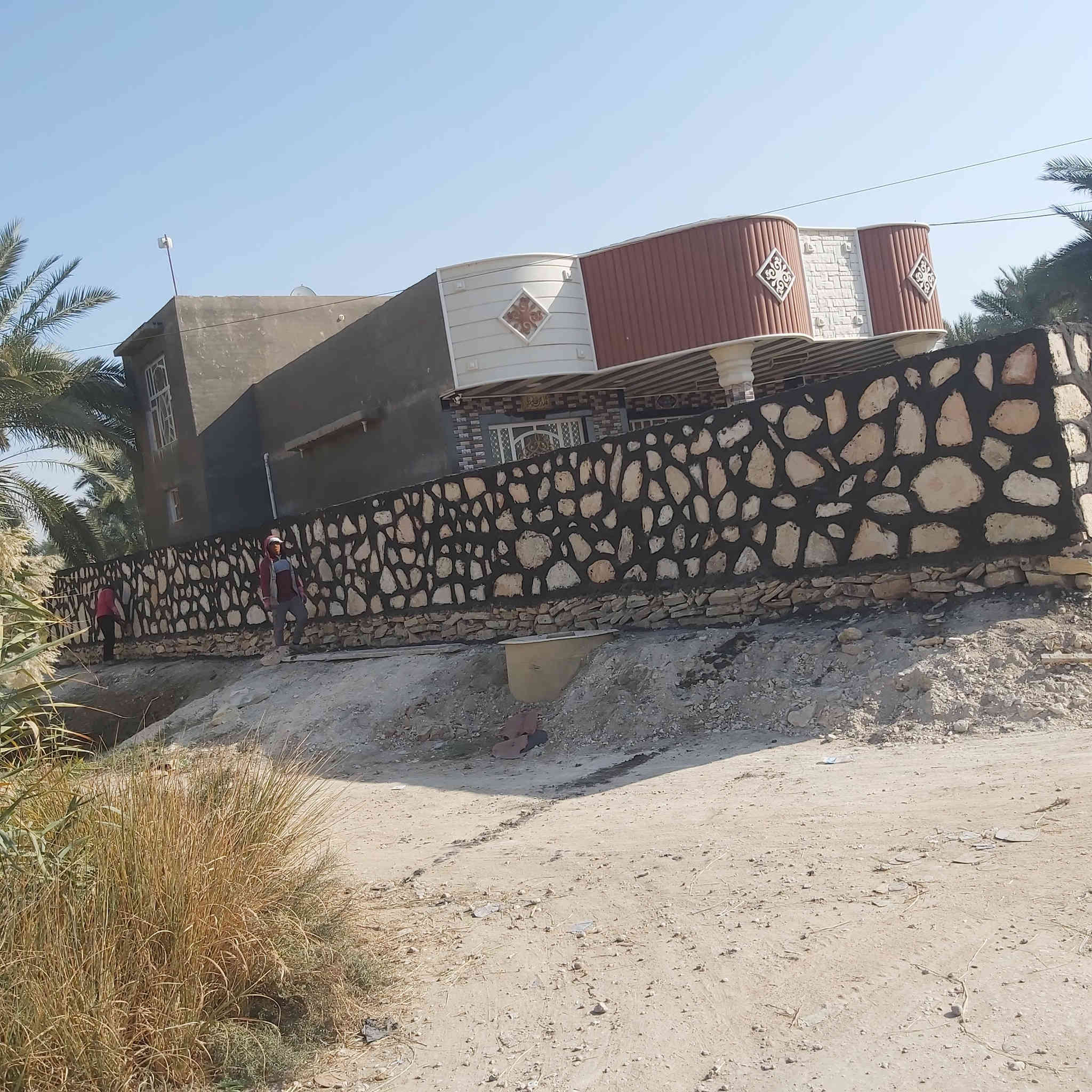 بناء حجر كرستة وعمل في كافت المحافظات ***********
