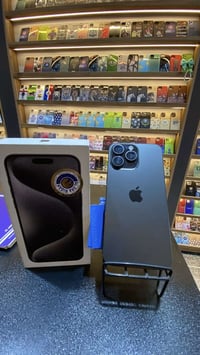 15 برو ماكس اسود ذاكرة 256 دبل شريحه بطارية 🔋‎%‎96 كارتونه جهاز نظيف ا...