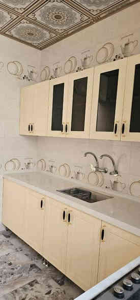 اللهم صلي على محمد وال محمد سلام عليكم بيت للبيع بسبب ضرف خاص في كربلاء بشارع مرقد السيد اسماعيل او شارع ابو طالب بمجمع سيد اسماعيل السكني البوابة الثانية مساحة 75طابق واحد سند25اقرار محكمةباسمي كامل خدمات شارع 10متر مامسكون جديد وفارغ مكمل عل اخير ومثل متشوفون نضافة لبيت بل فديو بي كاونتر مفصلة تفصال بمطابخ اسطنبول فرع كربلاء الله شاهد وحدة كلفني 3ملايين واوراقة موجودة بي بنكات سخان مي تانكي  جاهز ولفضل لله سعر البيع 50وقابل للتفاوض اخوان رجاءا  تشوفة غالي عليك الله يرزقك بفيلا بمكانة  تجي انطيك مفتاحة واروح ولاتكسر بي لان مال جناي مو بياع شراي اي استفسار الاتصال عل رقم ***********بي واتساب واسف عل اطالة
