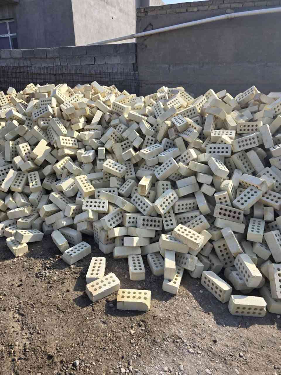 ***********
***********
انخفاض اسعار الطابوق الجمهوري 
وخصم خاص عند شراء (3) 
سيارات فأكثر من الطابوق 
طابوق النهروان الجمهوري....... 
جوده تثق بيها قالب ستندر 
بالحجم (7.5×11.5×24) سم 
منخفض لاملاح بنسبه 20/100
عزل حراري وصوتي ممتاز 
مفحوص مختبريا 
مقاوم للضغط العالي 
التوصيل بعد (24)ساعه بعد 
تثبيت الحجز لكل المحافظات 
عروض مميزه باسعار تنافسيه ترضي الكل
