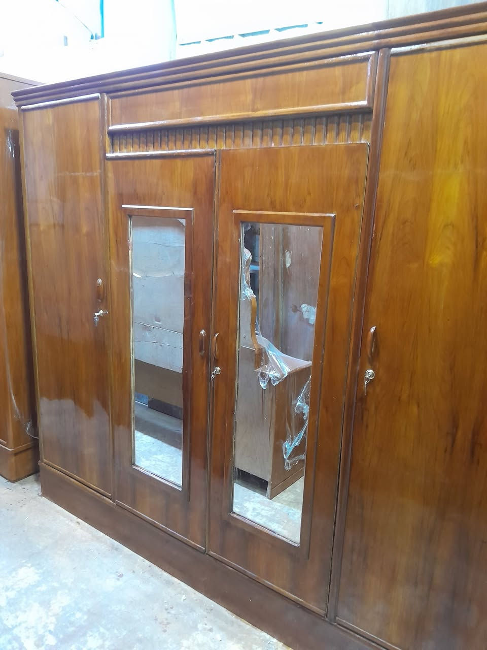 كنتور ابو الربعه نجاره البيع السعر متين وربعين الف وبيه مجال الحله ابو غرق حي حسين وتساب او تصال ***********مصطفى النجار
