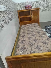تخت مستعمل • سعر قفل