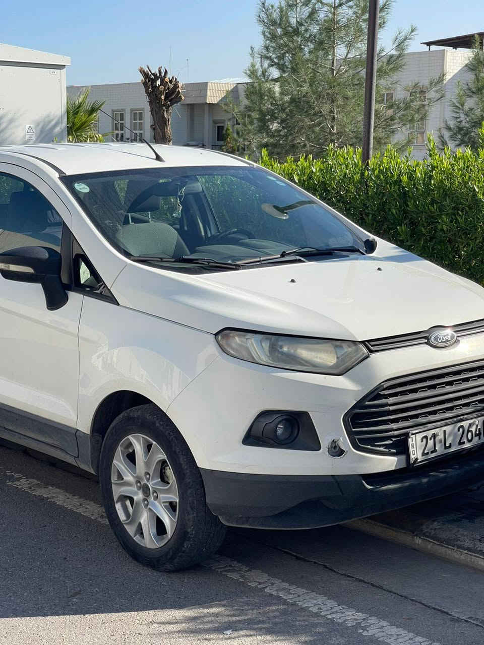 ford eco sport 2016 
سەیارەکە ۹٦ هەزار کیلۆمەتر ڕۆشتوە خلیجیە سفری ئێرەیە ۲ جێ کارتی هەیە  دەعمی نیە سەیارەکە وەک شەریکە ماوەتەوە 
گێڕو مەکینەی بە شەرتە چرکەی تیا نیە وەک شەریکە پاکە ٤ بستۆنی بێ تۆربۆیە مەرخوبە تاێەی شەریکەی لەسەرە
سەیارەکە زۆر جایز و بێ مەسروفە بانزین زۆر کەمەخوات تازە سێرڤسی گێڕی کراوە هەمو شتێکی گۆڕاوە وەک سفر وایە سەیارەکە بەس ماشللەی دەوێت  سەنەوی تازەیە تا ۲۰۲۹ بە ناوی خۆمەوەیە تەحویل و غەرامەی بە شەرتە
۹۲ گەڵا و مامەڵەیەکی کەم 
watsup ***********-*********** السليمانية, العراق
