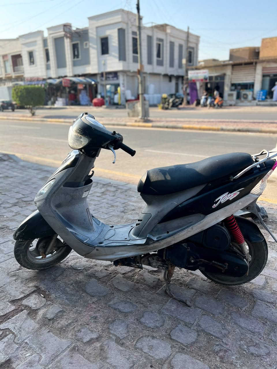 دراجة ماكس منغولي للبيع
الدراجه مامفتوحه بلاديه حاويه
السعر 750 بيه مجال قليل
 *********** للاتصال واتساب هم
