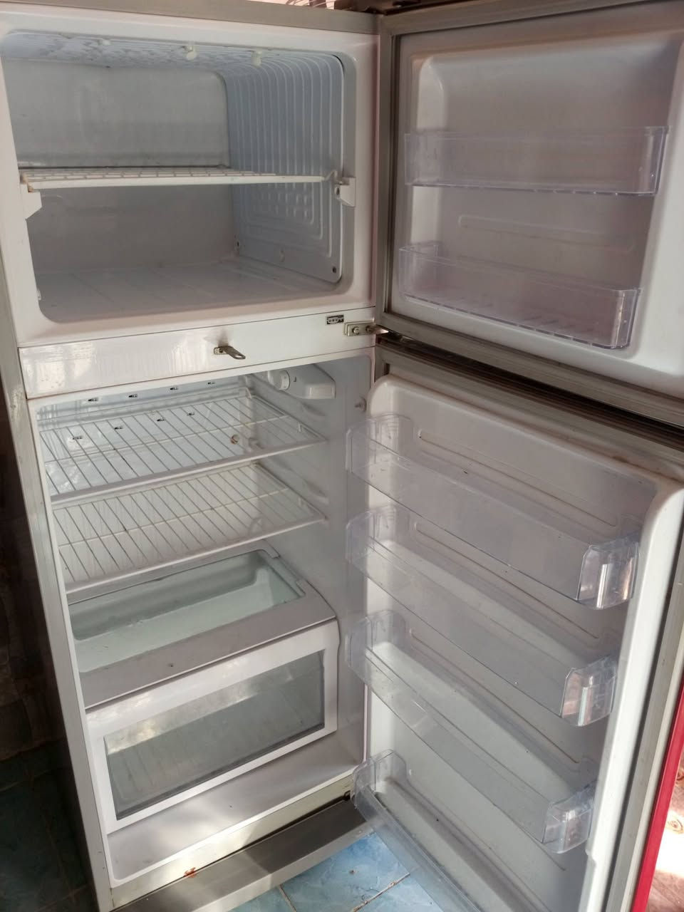 ثلاجه استخدام جدا قليل نضيفه فول 150الف بيها مجال


**إذا كنت صاحب هذا الإعلان وتريد حذفه لأي سبب، رجاءا أرسل رسالة إلى الدعم الفني**