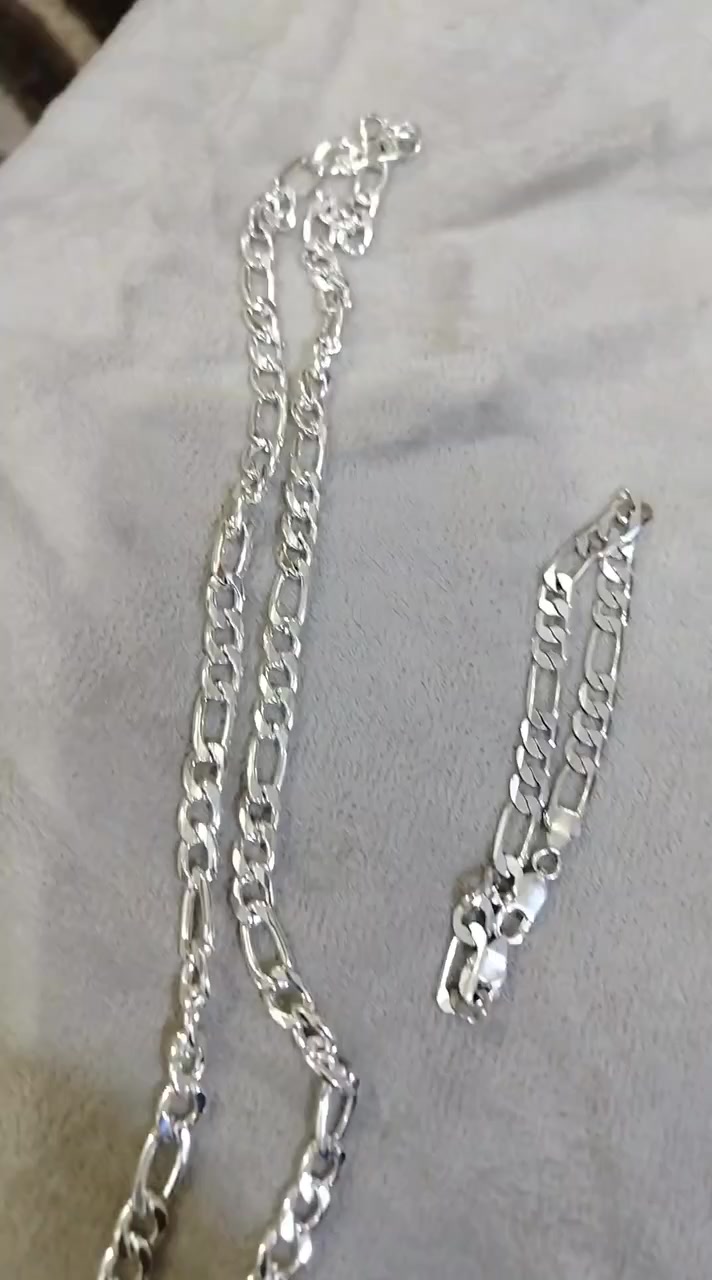 زنجيل +سوار ابيعلك قطعه لاوزن ولافحص هيج باله مختوم 925 شراي يجي خاص


**إذا كنت صاحب هذا الإعلان وتريد حذفه لأي سبب، رجاءا أرسل رسالة إلى الدعم الفني**