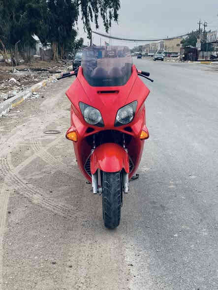 سلام عليكم 
فورزه 0.6 سويج
دراجه كامله مكمله عوزهة بس سايق 
تجي تشغل وتطلع 
دهن جديد 
تايرات جدد 
دبلات لا طسه ولا نضوح
ادامه كامله 
مكينه بلاديه ما مفتوحه لا تبخير لا نضوح 
كفرات نضافتهن 95 % 100
شلعه ومعدل فول نكره الصبح 
كهربائات كلهن شغالات 
هـ ***********
مكان الشعب الثعالبه الاوله 
السعر 800 وبيهة مجال حك الجيه
