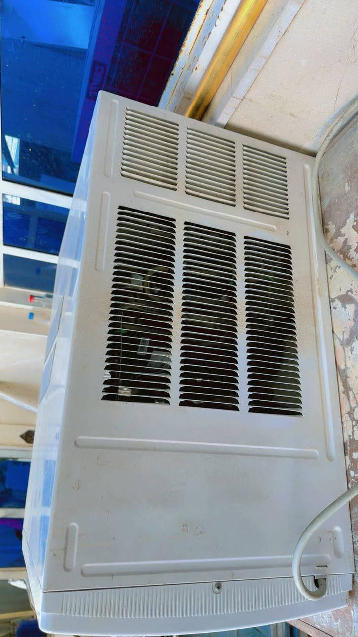 السلام عليكم غراض بيت للبيع مكيف كرافت نظيف كلش على الفحص وضمان سعر 300 
سبلت 2 طن فقط ترس غاز سعره 200 
طباخ نظيف وشغال على الفحص سعره 100 
وصوبات ثنين غازيه وزيتيه الوحده ع 50 الف 
المكان النجف


**إذا كنت صاحب هذا الإعلان وتريد حذفه لأي سبب، رجاءا أرسل رسالة إلى الدعم الفني**