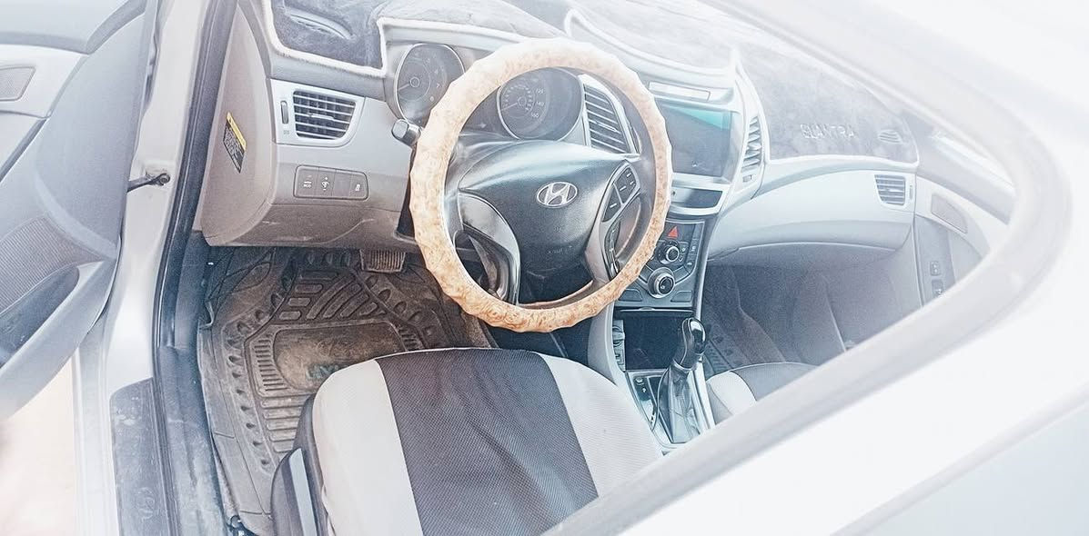 سلام عليكم النترا 2016 وارد امريكي 
لون سلفر مكينه 1800 مكفوله 
سنويه 2029 حادثها بنيد بدون دواخل والجاملغ امامي راجع بارد ليبل واحد كوله شاشه وكامره 
تخم تاير خط ابيض اصلي +دوشمه جديده + تبريد ثلج 
مكفوله من الصبغ عدا البنيد والجاملغ بارد رقم بابل دولي هزه جديده باسمي مداور ثاني يوم 
امانه الله السياره نظيفه مال بيت 
للاستفسار  ((*********** )) 
السعر 115 وبيه مجال
