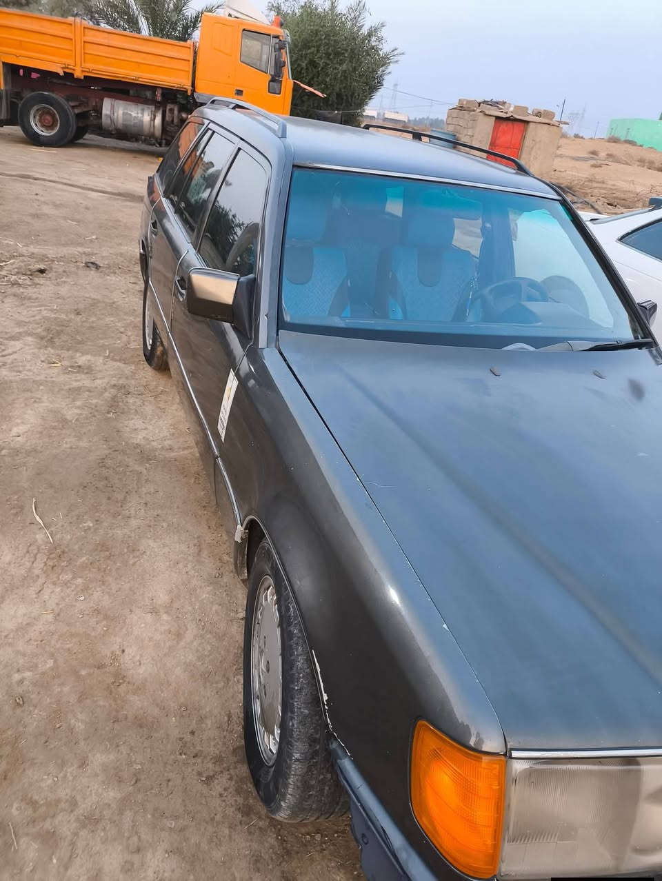 سلام عليكم  عاده نشر بسبب الوعود الكاذبه سياره مارسدس موديل 88 سنويه جديده بسمنه تحويل مباشر مكينه 2ونص كير جديد وباقي كله جديد قواعد دبل   عله بلاد  كله شغلال  كهربايات كله شغله ما بيه نقص حداده نص عمر هم جديده كشرته حلوه كلش ما مخيسه  تجي وتشوف شوف لعين  تخم تواير سبير جديد سعر 40 مكاني البصره القرنه  رقمي ***********
