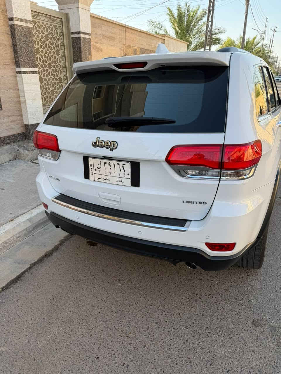 للبيع جيب موديل ٢٠١٨ خليجي فول مواصفات لمتد بلاص فول للأخير سياره جديده جداً ماشيه ١٥٦ الف كيلو 
للستفسار ***********٣
