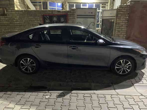 اسلام عليكم 
فورتي 2024 دخول جديد (مرقم بغداد ) 
بسمي تحويل مباشر بسمك 
*الموصفات 
 
محرك 2000 دوش 
‎كامره دوراه 📷
‎شاشه كبيره تدعم 
📲Android Auto/car play
‎خرائط Gps 📌
‎رادار امامي 🚷
رادار بلمري 
رادار خلفي    
‎سياقه ذاتيه /تحديد مسار 
‎اوتو بريك (توقف ذاتي عند الاقتراب ⚠️)
‎فول تحكمات ستيرن 
3 انظمة قياده 
Sport/Normal/Smart
‎كروز مثبت سرعه
‎ويل كب كروم 
‎حساس اطارات 
‎شاشة ظبط واعطال بل دشبول 
‎
3منافذ 
Usp/ Aux/ 12v
دسك/ مانع انزلاق/Abs
‎السياره جديده وجاهزه بدون نواقص
 حادثها ( بنيد مبدال ) 
(وهنانه بل عراق صار ) (بارد بل باب مال صدر )
ارياك ستيرن طاك فقط 
تفاصيل سياره مذكوراه داخل صور  
السيارة منّ الدعامية للدعامية كفاله ما عداه شغلات المذكوراه 

سونار مرفوق وياه صوار 
ليبل سياراه ادخل وشوف بعينك 
3kpf24adxre803187
سعر160 وبيه مجال بصيط

عنوان بغداد الشعله/ 
 للاستفسار : 
0781 614 6462
بي واتساب
