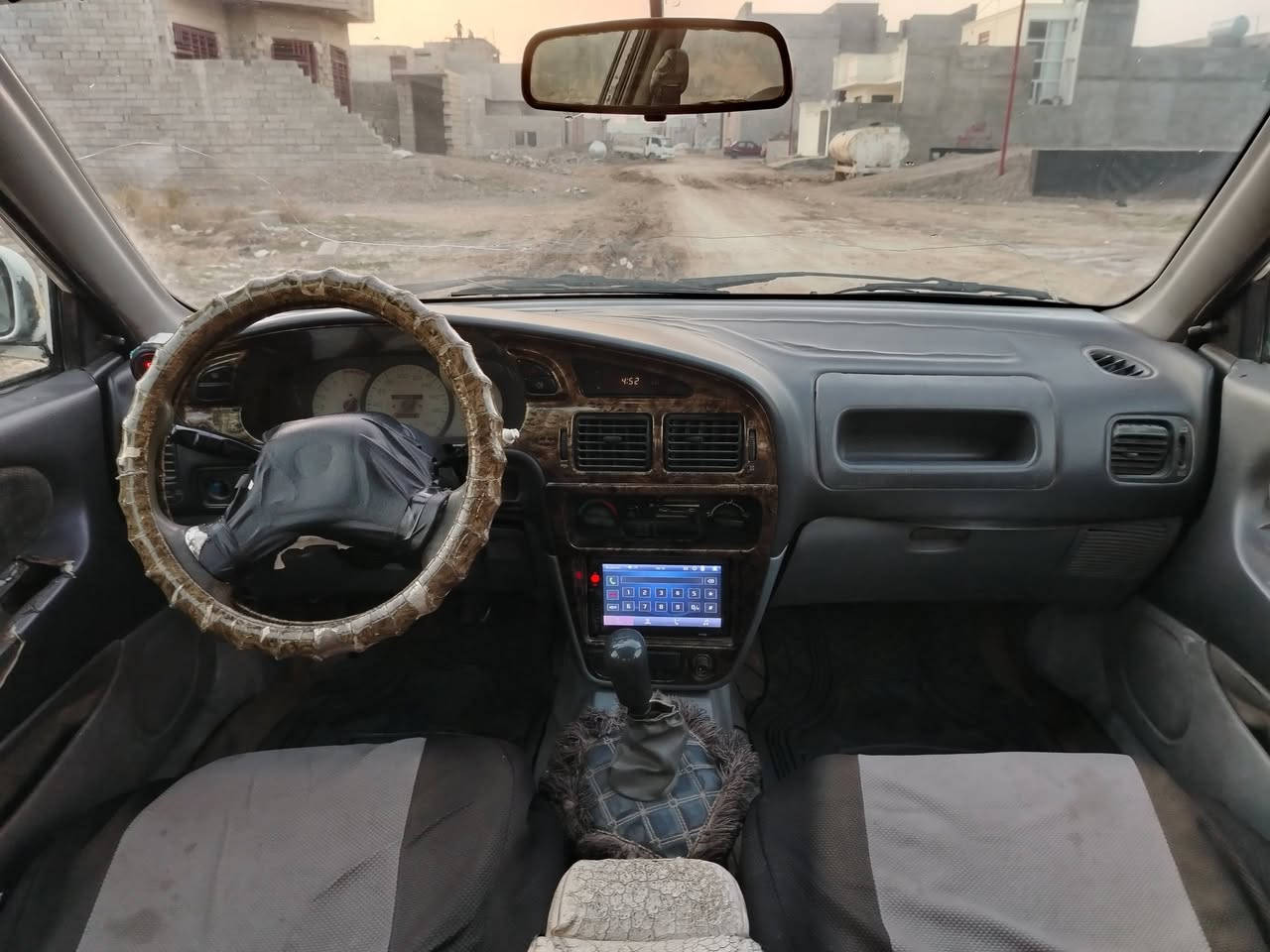 السلام عليكم للبيع براتون 2002 مال نواب ضباط محرك كير شرط  والباقي شوف العين السعر 17  وبيه مجال للستفسار *********** المكان سامراء
