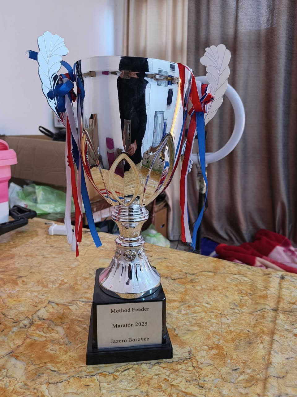 كلمن وسعره مكتوب عليه ***********
