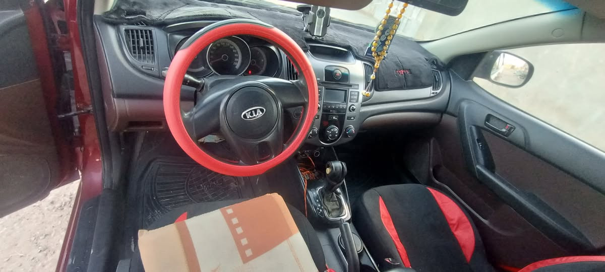 كيا سيراتو موديل 2012 مبدل باب سايق وبنيد بيع او مراوس حسب القناعه السعر 95 وبيها مجال اشويه رقمي ***********
