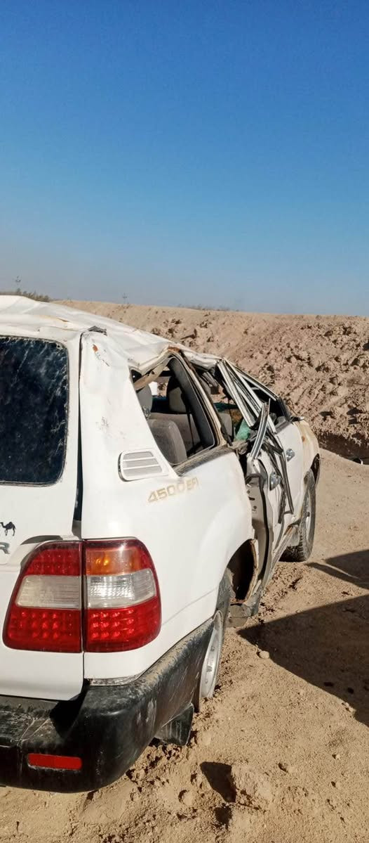 السلام عليكم 
لاندكروز 2005 اتعرضت لحادث انقلاب 
مثل ما موضح أمامكم 
رقمها دهوك تحويل 
للاستفسار 
*********** الزبير, البصرة
