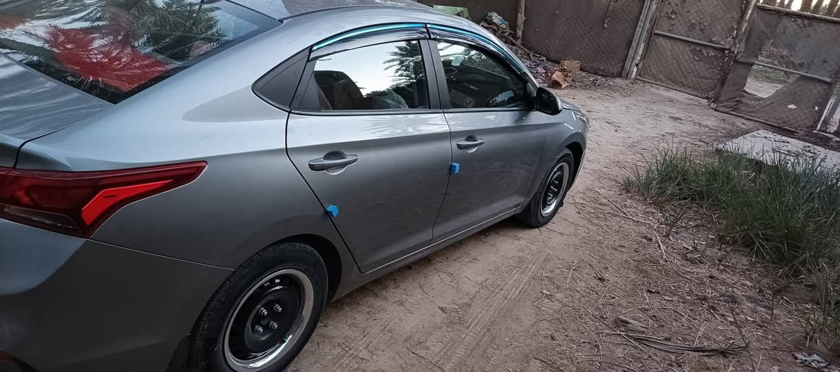 السلام عليكم
هيواندي اكسنت لون سلفر 2022 للبيع رقم بابل الماني سنوية لل ٢٩  مكينة 1600cc شاشة وكاميرا وتحكم ستيرن ماشية 22 الف ميل حادث جاملغ وبنيد بدون دواخل السيارة جديدة وماشية قليل استخدام قليل السعر 125 قابل للتفاوص

للتواصل ***********
