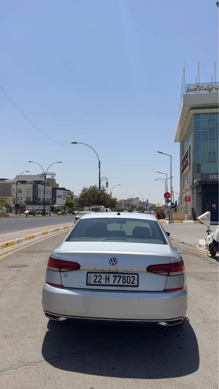 �✨ للبيع | فولكس واجن باسات 2020 خليجي ✨🚘

🔥 سيارة نظيفة جداً وجاهزة للاستخدام، من أنظف السيارات المعروضة بالسوق وبسعر منافس جداً. 🔥

📋 المواصفات:
🔹 موديل: 2020
🔹 اللون: سلفر 🤍
🔹 محرك 2.5 لتر | 5 سلندر | تنفس طبيعي
🔹 لايتات LED 💡
🔹 تبريد قطعتين مركزي ❄️
🔹 شاشة كبيرة 📺
🔹 حساسات أمامية وخلفية 📡
🔹 مرايات جانبية قلاب كهرباء 🪞
🔹 حساس أوتو جام 🌧️
🔹 مثبت سرعة 🚗
🔹 تحكمات على الستيرن 🎛️
🔹 قفل الجنطة من داخل الدشبورد 🔐
🔹 رقم أربيل
🔹 بطاقة بنزين موجودة ⛽

📌 حالة السيارة:
✅ ماشية 270 ألف كم
✅ شائعة بالسوق كـ تكسي مطار
✅ كلين، فقط صبغ حزام
✅ بدون دواخل
✅ بدون فتحات
✅ بدون إيرباك مفكوك
✅ جاهزة من كل النواحي ولا تحتاج أي مصروف.

💰 السعر: 133 ورقة فقط 💵
🔥 أنسب سعر مقارنة بجميع السيارات المعروضة.

📞 للاستفسار والتواصل مع صاحب السيارة مباشرة:
*********** Singapore
