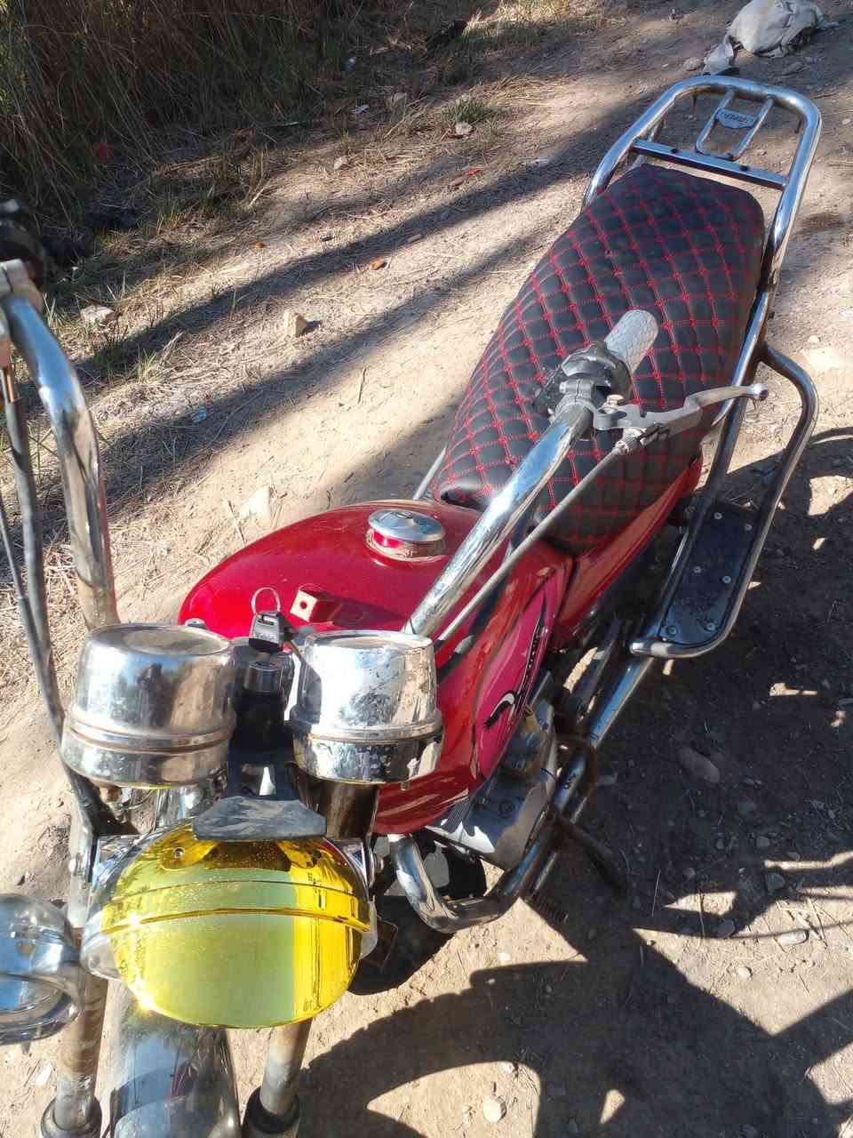 دراجه للبيع  جونده رقم وسنويه الرقم اسود السعر ٢٥٠ الف العنوان واسط النعمانيه الستفسار على ***********
