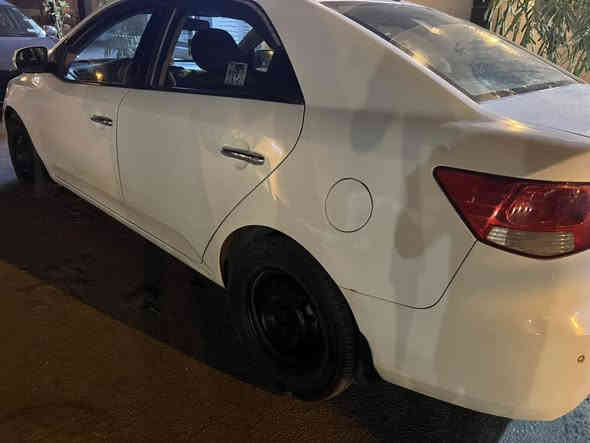 السلام عليكم سيراتو 2013 مكفوله من الصبغ والتبديل فقط بارد قليل رقم اربيل الماني تريد وكاله تريد تحويل سياره حلوه ونظيفة مال جناي 
اخوان من اخذته فحصته يدوي بدون سونار
السعر  102  
 للاستفسار ***********
