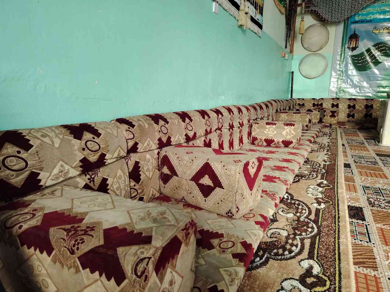 السلام عليكم ورحمة الله وبركاتة ديوان خليجي للبيع
***********
