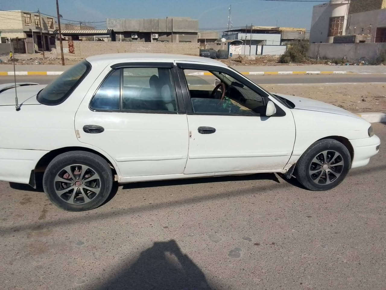 السلام عليكم
سيفه95 سنويه ل28 مداور ثاني يوم 
مكينه وكير خير من الله 
صدر امامي خلفي مكفولات 
تايرات نضيفات جداً جداً 
أي ضربهه ااسياره مامضروبه 
مضبوغه حزام جماليهه بس 
تجي وتشوف بعنك السياره احله من الصوره
السعر (36وبيهه وجال) 
العنوان (بابل ناحيت الشوملي) 
الرقم ***********
