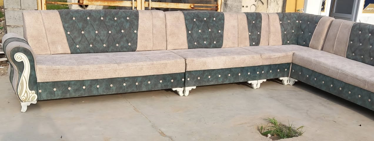 ديوان  10مقاعد تفصال للبيع   (يرهم  مراوس )
🌱🌱🌱🌱🌱🌱🌱🌱
اشتري غراض بيت مستعمل تخم ديوان كاونتر ميز طعام غرفه نوم ثلاجه مجمده غساله راسلونه خاص  او وتساب 🌱
***********٥☎️
