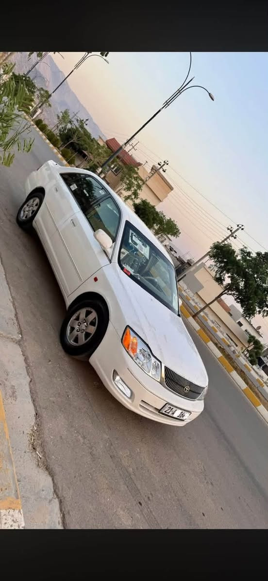 السلام عليكم للبيع افلون 
موديل 2001
ماشيه230
خليجي نص فول 
صدر امامي خلفي 100/100
مكفول من الضربه و الصبغ 
السعر 113وبيه مجال 
العنوان صلاح الدين الضلوعيه 
رقم صاحب السياره ***********
السونار مرفق بل منشور

