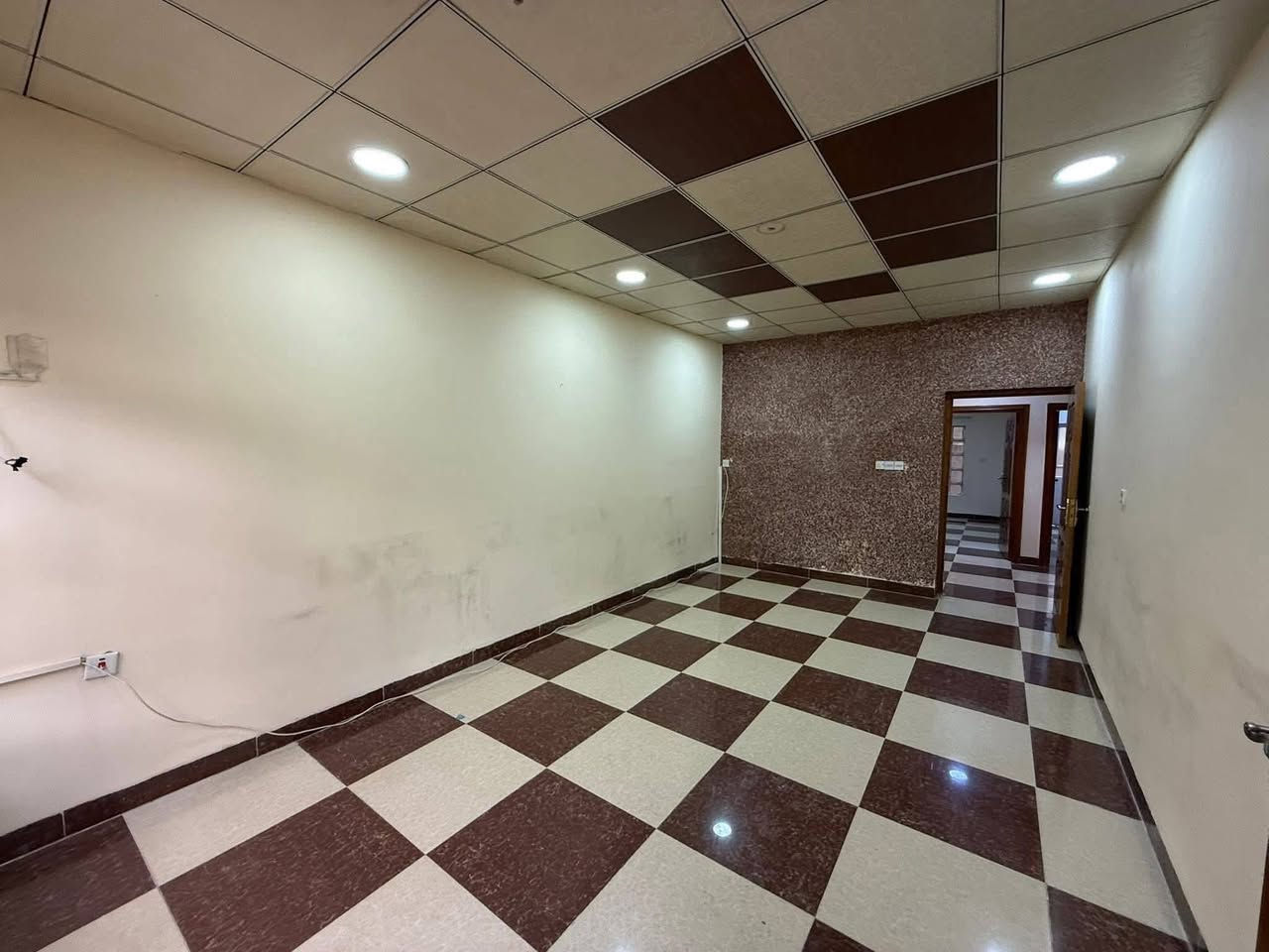 #دار #للبيع  🏠  طابو ملك صرف بناء نضيف طابق ونص
                       

مساحة :-   140 متر 

#واجهة الدار :  7   *  20  العمق

#السعر  :- مراسله الصفحه او واتساب ***********

#الموقع :- كركوك — اسرى ومفقودين سايدين جامع المعراج قرب مجمع عامر التجاري وقرب جامع نور الحق 

#تفاصيل الدار

 
- استقبال 
- موزع
- غرف نوم عدد ثلاثه 
- مطبخ 
- درج داخلي
- صحيات 
- مخزن
- كراج سياره 
- حديقة

#للأستفسار الأتصال على الارقام التالية :-

***********  واتس اب 

أو مراجعة مكتب اراز للعقار  الكائن في القادسية الثانية سايدين المرور القديم مجاور حلويات كولدن سويت
{  #نتشرف #بزيارتكم }
