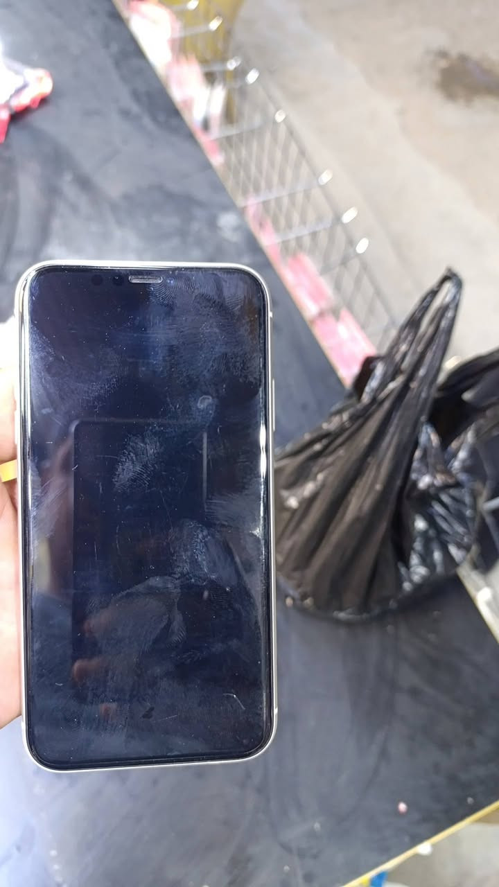 ايفون دعش عادي شرق اوصط مامفتوح وتر على الفحص ذاكره 128 سعر خاص للاستفسار الاتصال على الرقم ***********
