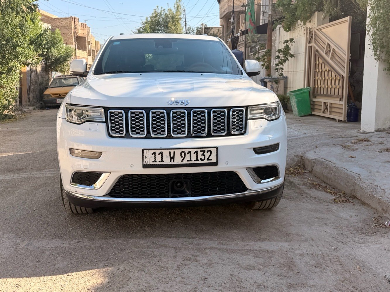 جيب كراند شيروكي سومت ٢٠١٩ خليجي 
اعلى فئة بالجيب 
عداد المسافة ٨١٠٠٠كيلومتر
مكفولة من الضربه والصبغ 
التراي من زاخو البصره
نعومة رزانه وسرعة استجابه
ممكن تكتبلي شنو الممشى الحقيقي بالضبط؟ وهل العداد أصلي ومتطابق ويا الفحص لو بيه أي ملاحظة؟: 
81000
شنو اسم الفئة/الموديل الكامل للجيب بشكل دقيق؟ يعني Limited / Overland / Summit وغيرهن، وشلون مواصفاته المهمة مثل فتحة، شاشة، كامرة، رادار، بانوراما؟: 
summit
وين موقع السيارة حالياً؟ بأي مدينة/منطقة بالعراق حتى الزبون يعرف وين يجي يشوفها؟: 
بغداد
هل بيها أي صبغ أو سمكرة ولو بسيطة خارج الضربة؟ وإذا أكو، شكد قطعة وبأي جهة؟: 
لا يوجد
شنو السعر النهائي؟ وهل تريدها بيع سريع لو أكو مجال بسيط على المعاينة والفحص؟: 
٢٩٠٠٠